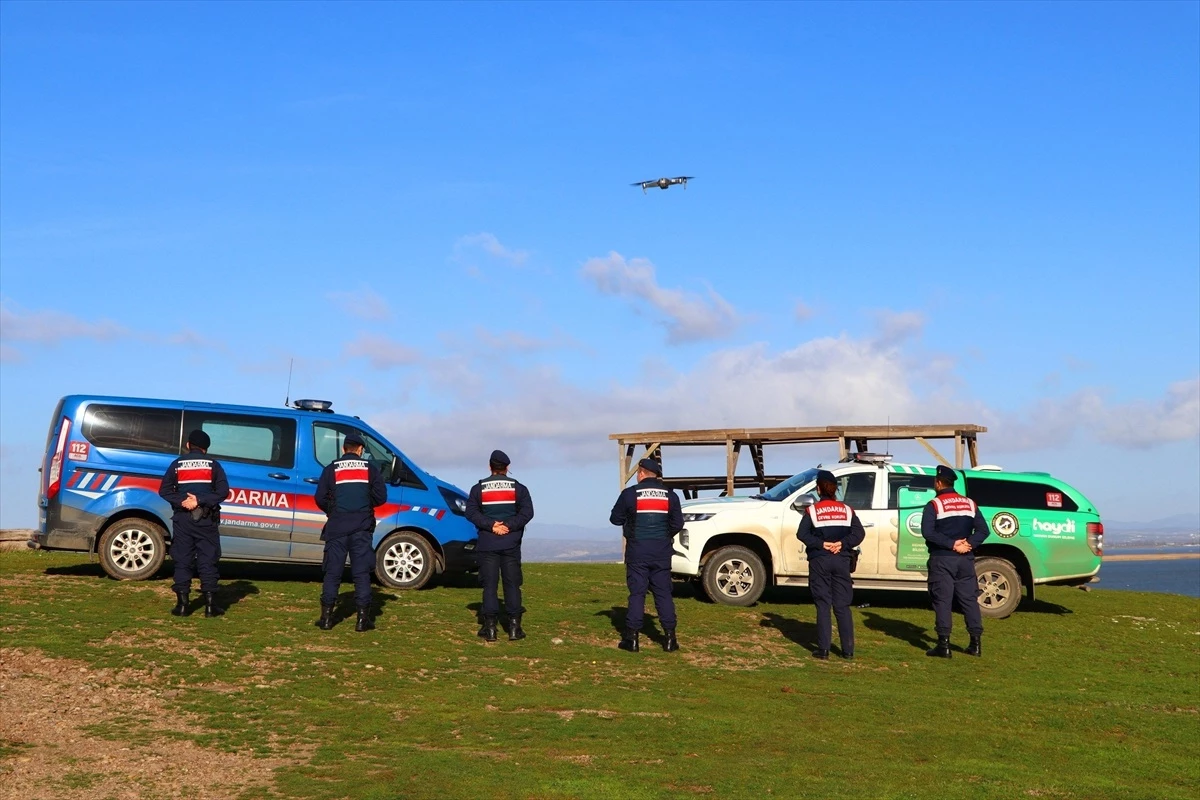 Edirne\'de Jandarma Ekipleri Gala Gölü Milli Parkı\'nda Dron Destekli Denetim Gerçekleştirdi