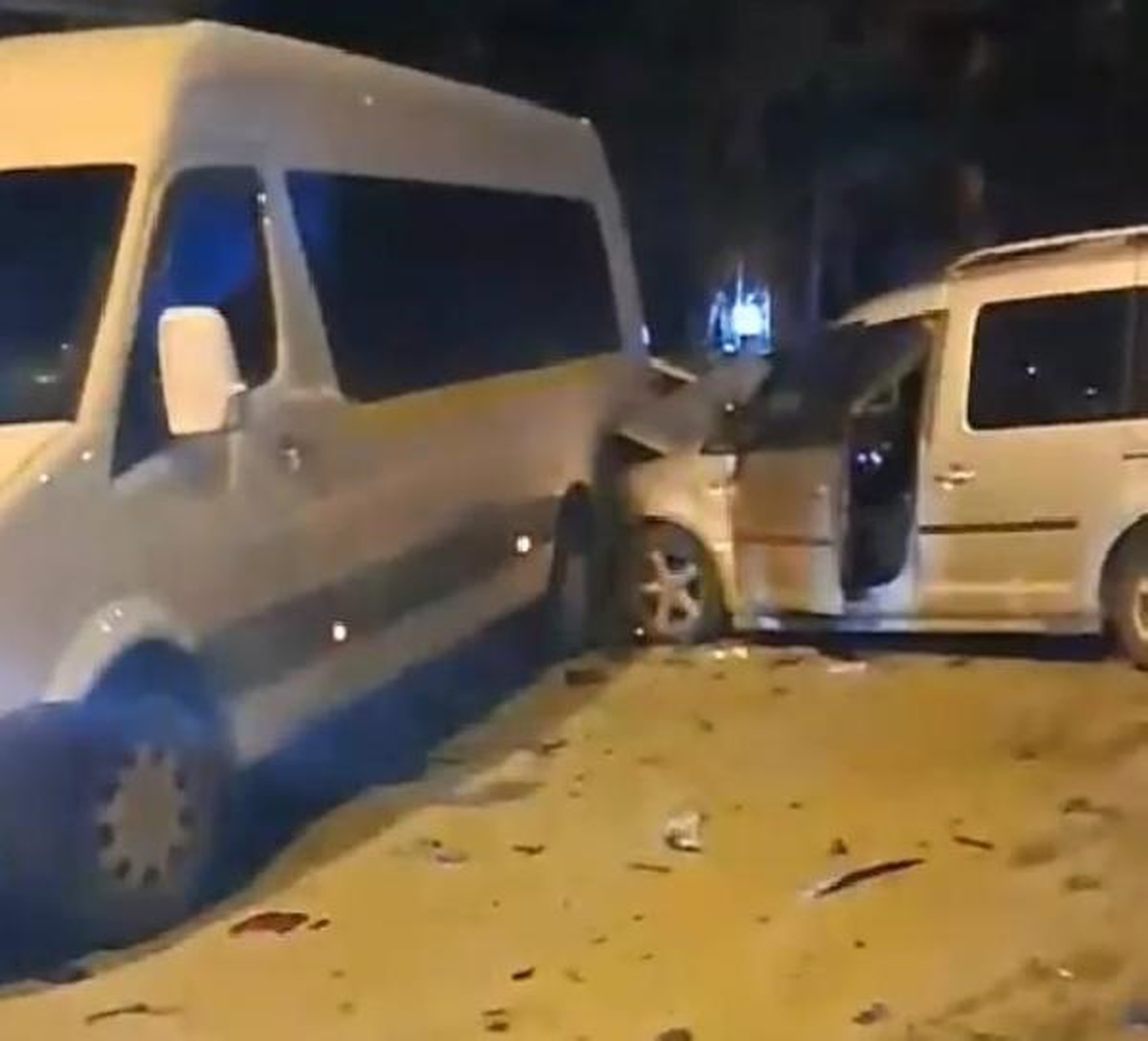 Ankara\'da freni patlayan kamyonet 10 araca çarptı