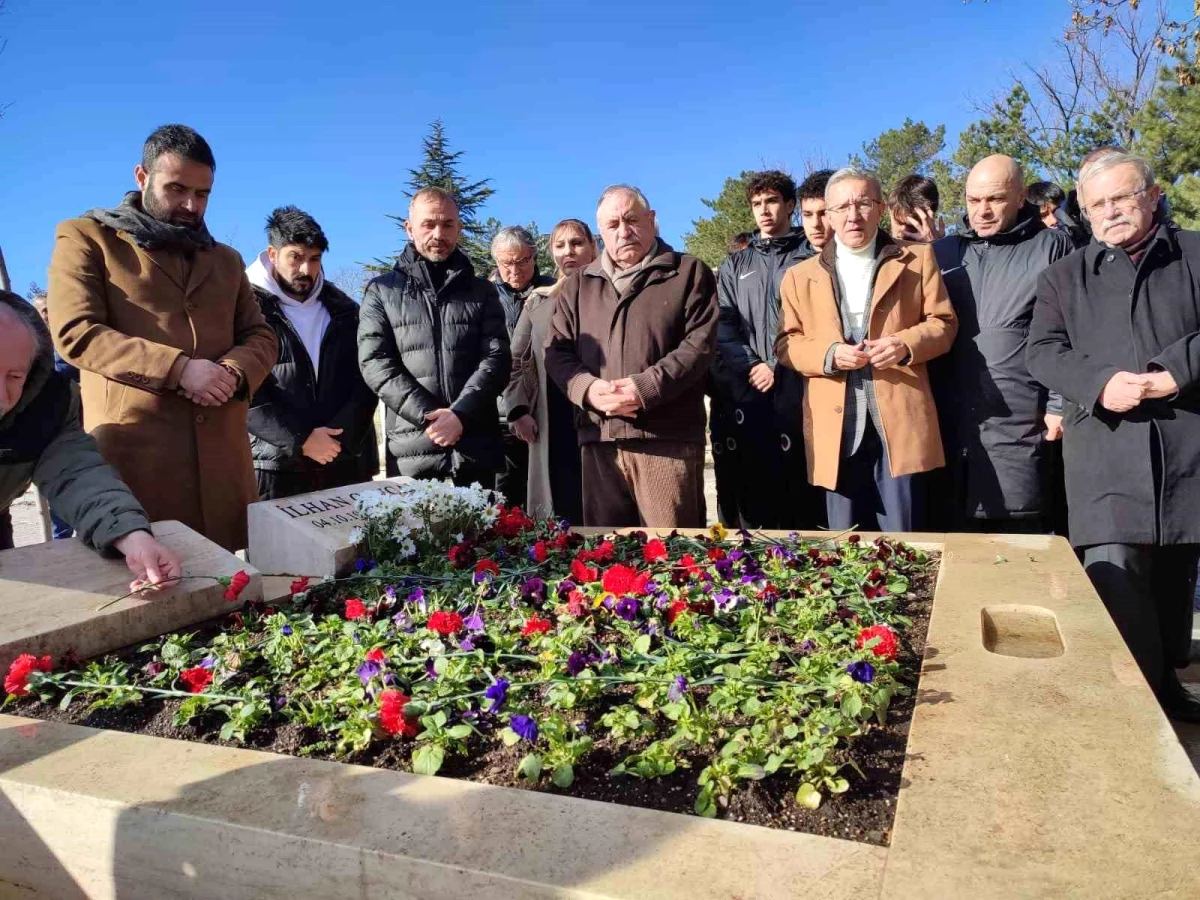 Gençlerbirliği Onursal Başkanı İlhan Cavcav\'ın vefatının 7. yılında anma töreni düzenlendi