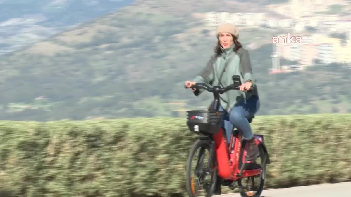 İzmir\'de Elektrik Destekli Akıllı Bisiklet Paylaşım Sistemi Hizmete Girdi
