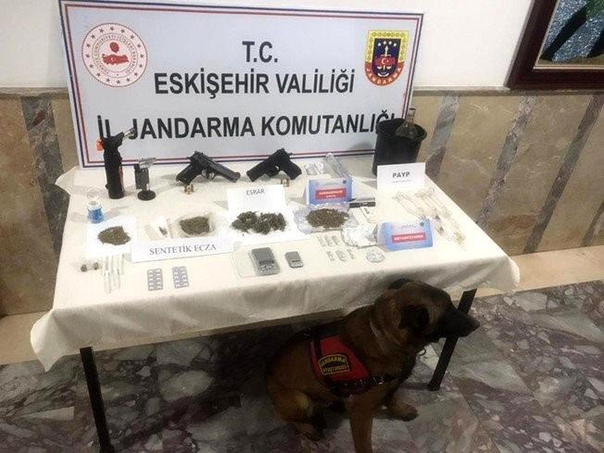 Eskişehir\'de Uyuşturucu Operasyonu: 2 Tutuklama