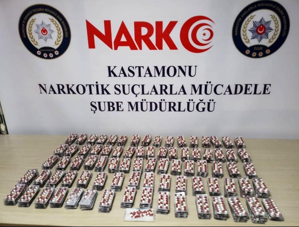 Kastamonu\'da 4 Bin 514 Adet Sentetik Ecza Hapıyla Yakalanan Şahıs Tutuklandı