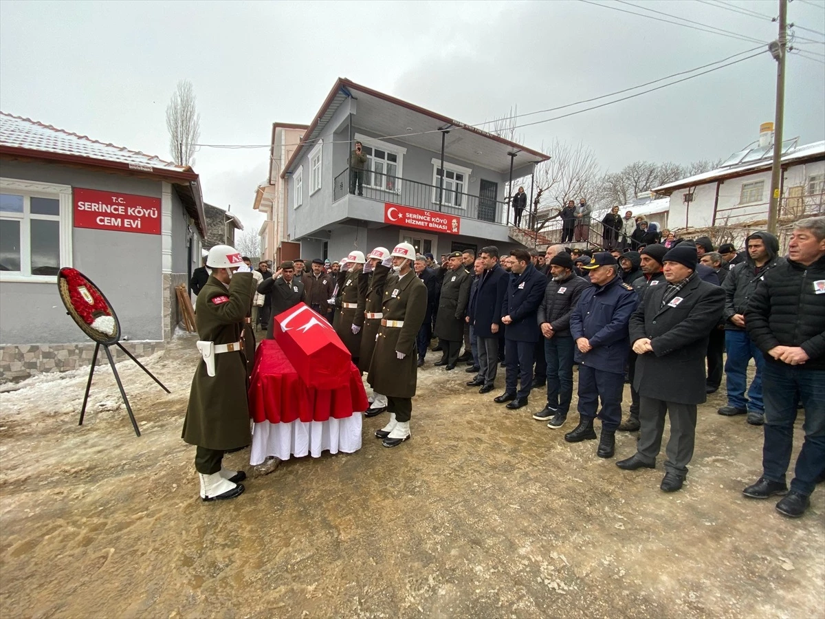 Tokat\'ta Kıbrıs Gazisi Himmet Ehsen\'in cenazesi toprağa verildi