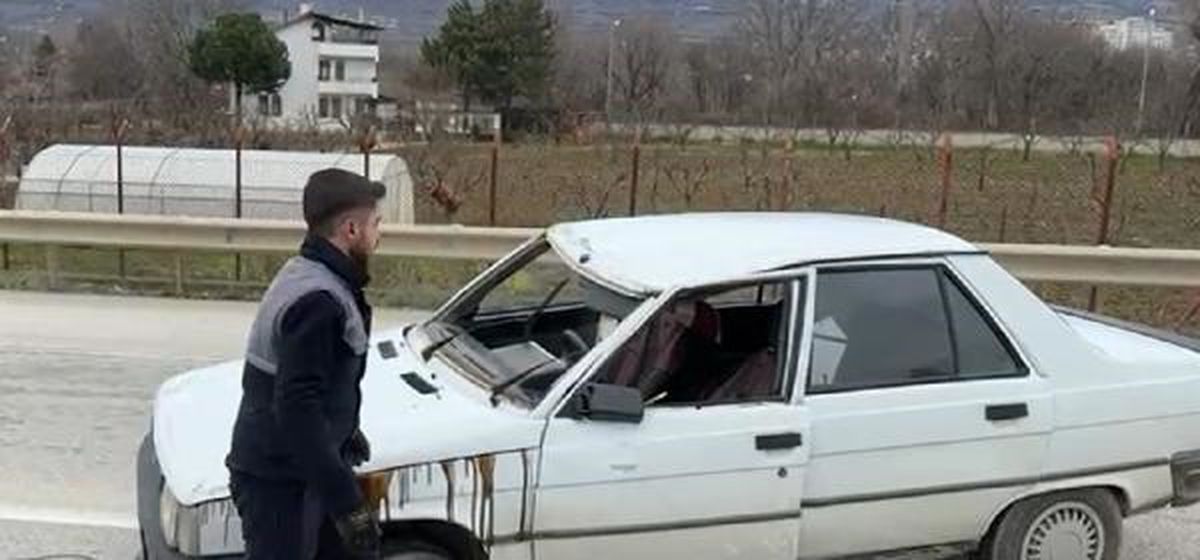 Tokat'ta Ters Dönen Otomobil Yardımla Düzeltildi