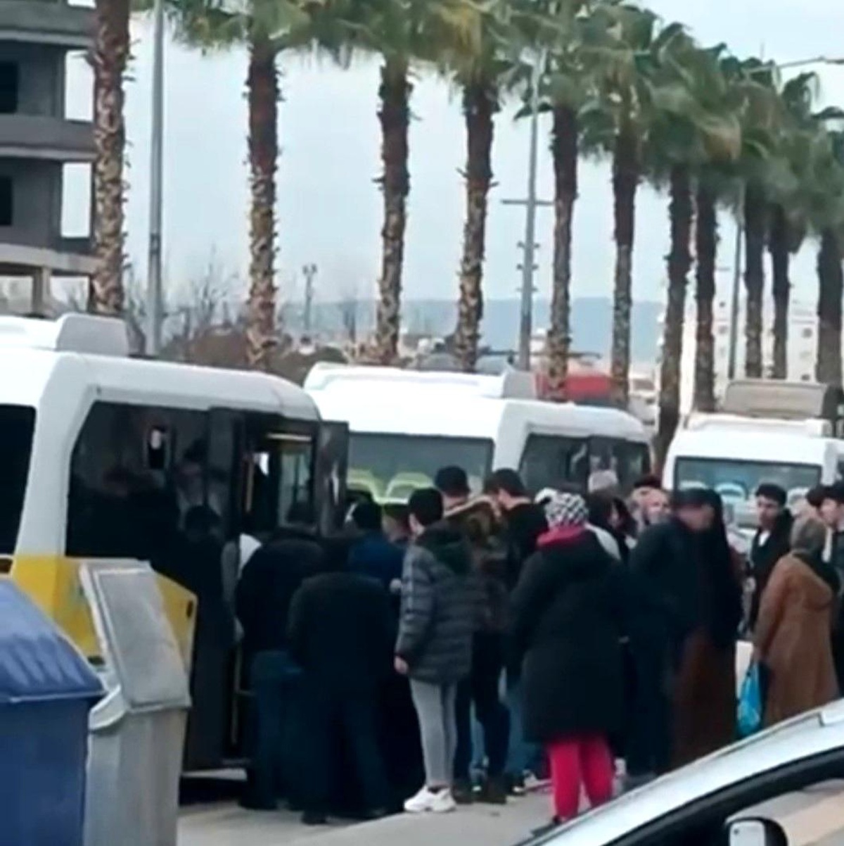 Mardin Nusaybin\'de Minibüs ile Otomobil Çarpıştı: 1 Yaralı