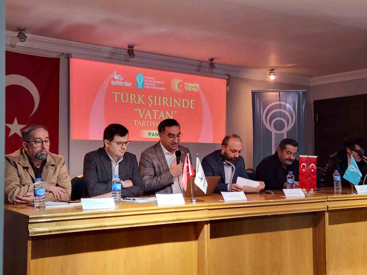 Türk Şiirinde Vatan Tartışması Paneli Düzenlendi