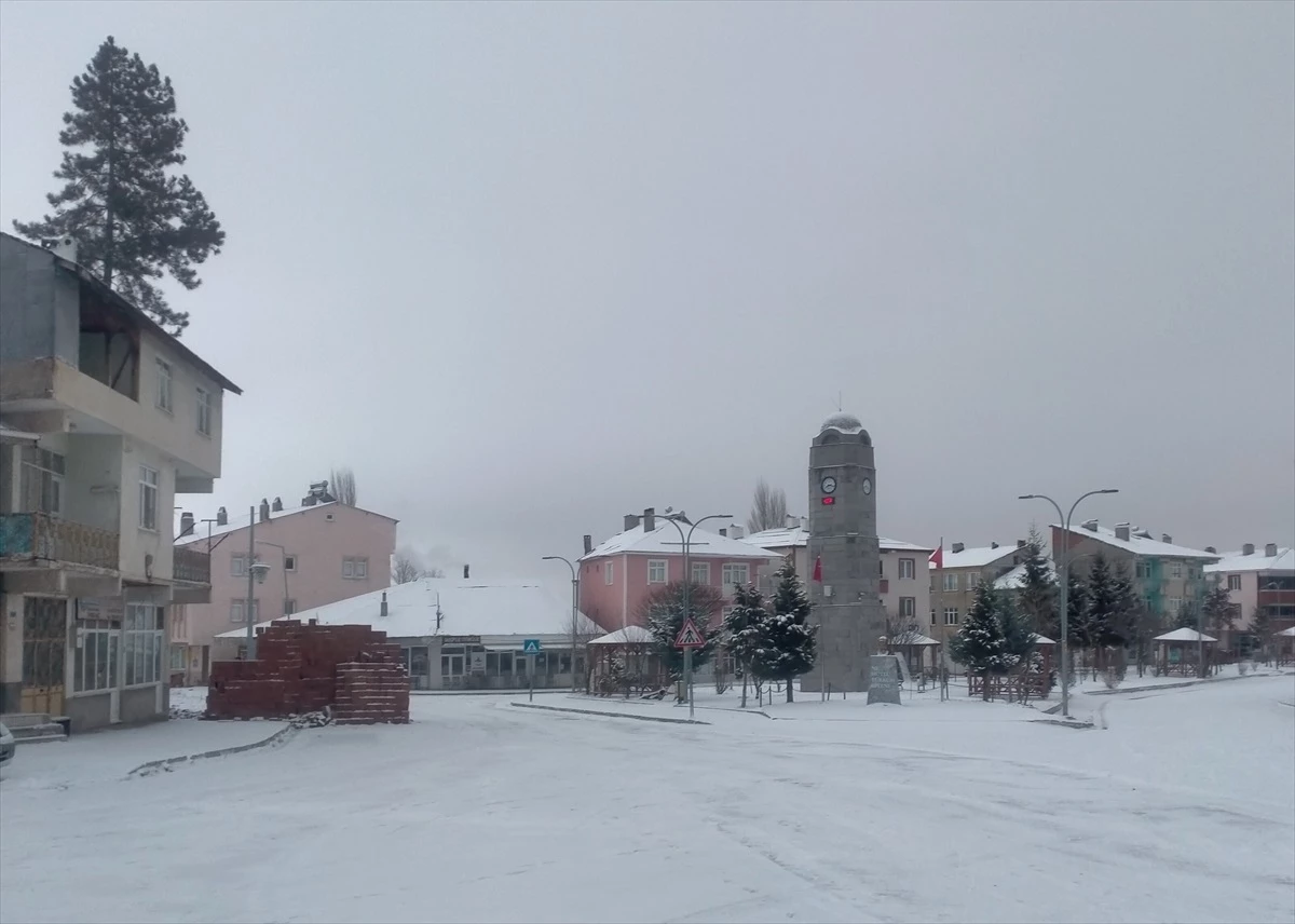 Tokat\'ta Yarıyıl Tatili Başladı, Kar Yağışı Etkisini Sürdürüyor