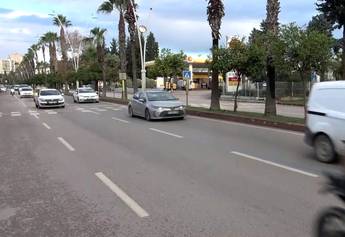 Adana\'da Otomobilin Çarptığı Kişi Hayatını Kaybetti