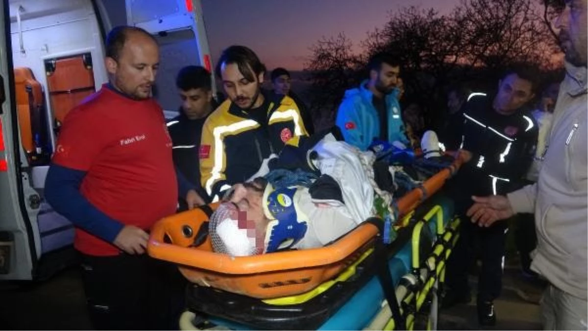 Antalya\'da 30 metrelik falezlerden düşen genç kurtarıldı