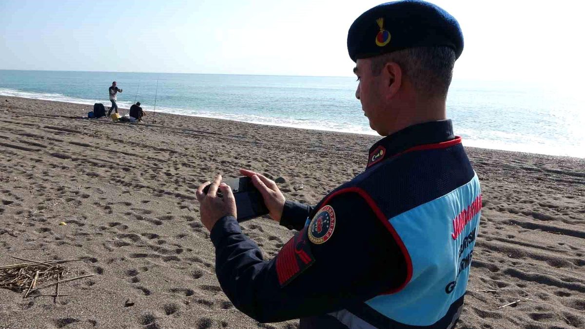 Antalya Sahillerinde Dalgaların Getirdiği Cesetlerin Ardından Jandarma Dronlarla Devriye Görevine Başladı