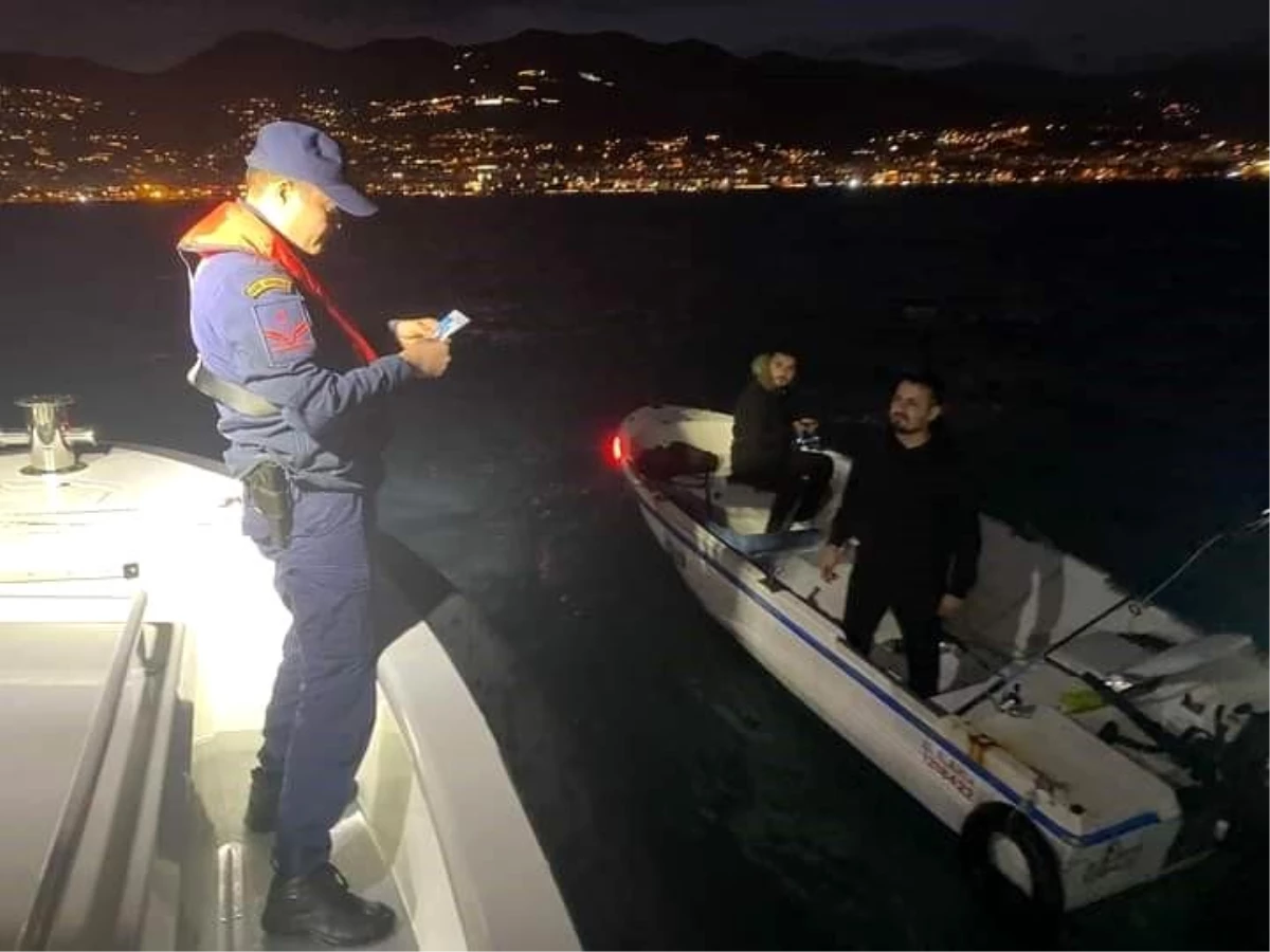Alanya Sahil Güvenlik Komutanlığı Gemi ve Teknelere Denetim Gerçekleştirdi