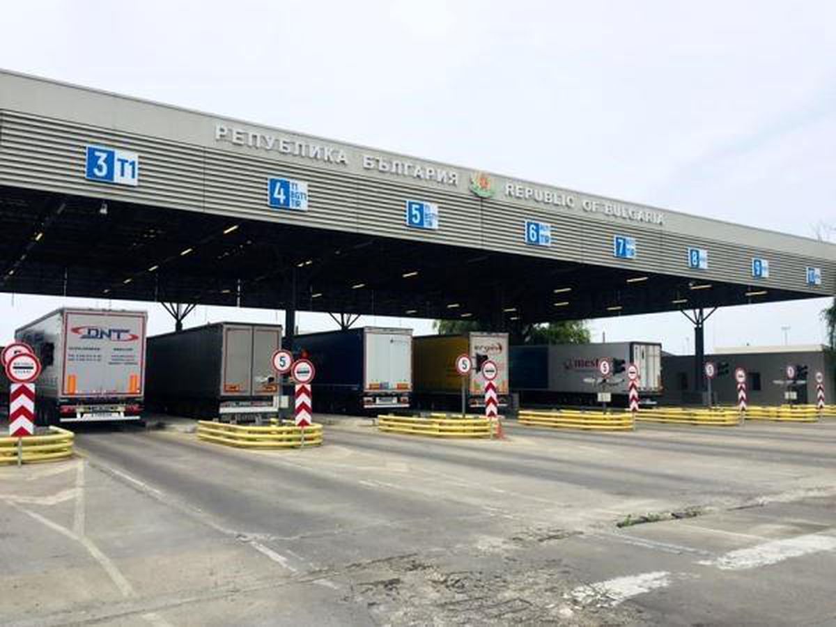 Kapıkule\'den çıkan tırda 30 bin paket kaçak sigara bulundu