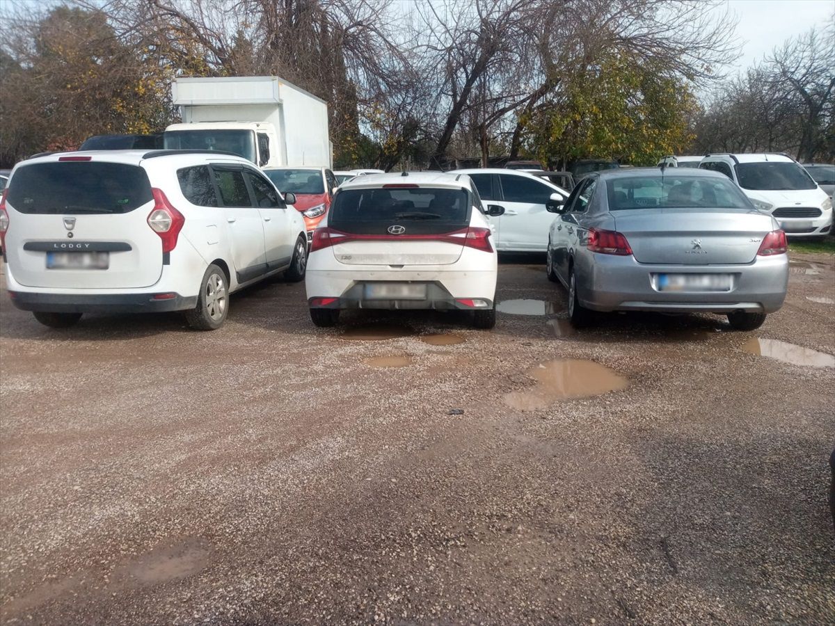 Antalya\'da korsan taksicilik yapanlara ceza kesildi