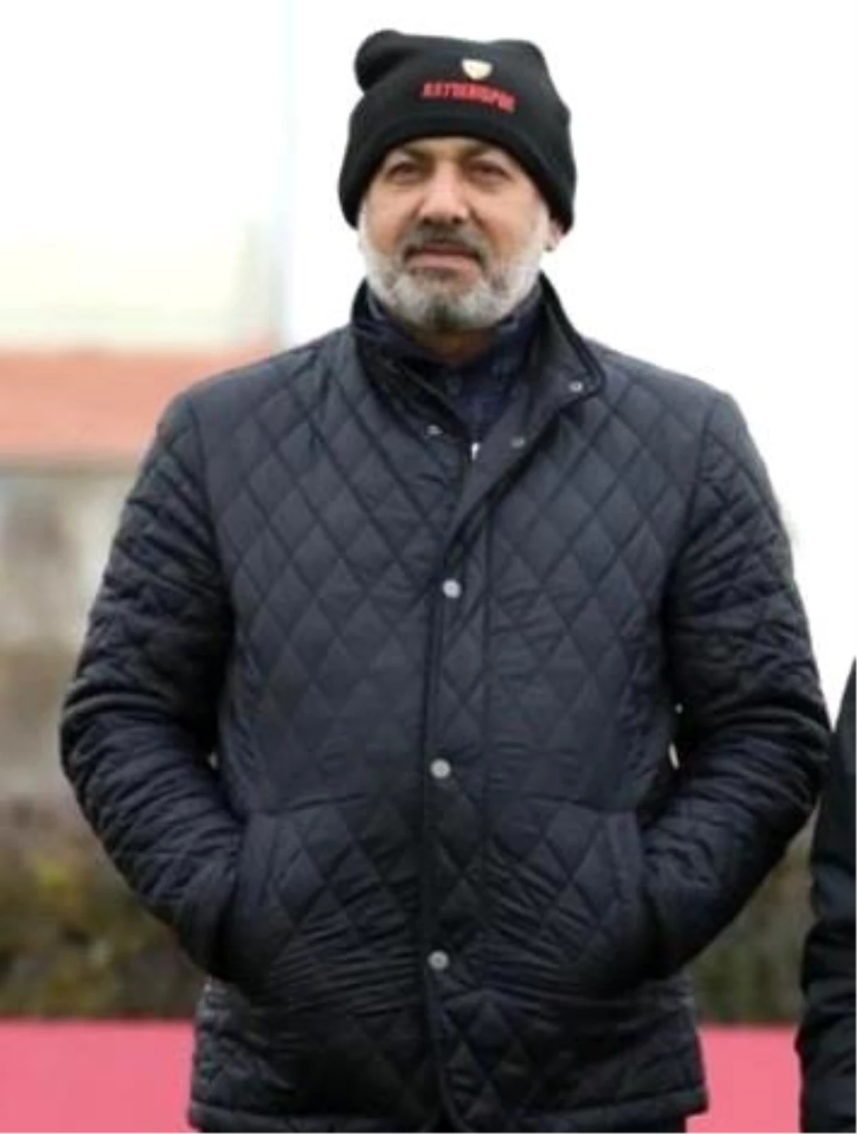 Kayserispor Başkanı Ali Çamlı, hakemlere çiçek vermesi ve açıklamalarıyla ilgili eleştirilere yanıt verdi