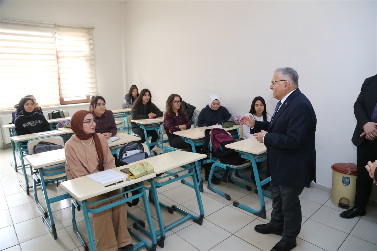 Kayseri Büyükşehir Belediye Başkanı KAYMEK\'i ziyaret etti