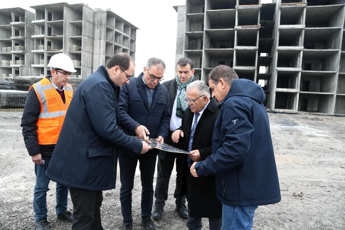 Kayseri Büyükşehir Belediye Başkanı Oruçreis Kentsel Dönüşüm Projesi\'ni İnceledi