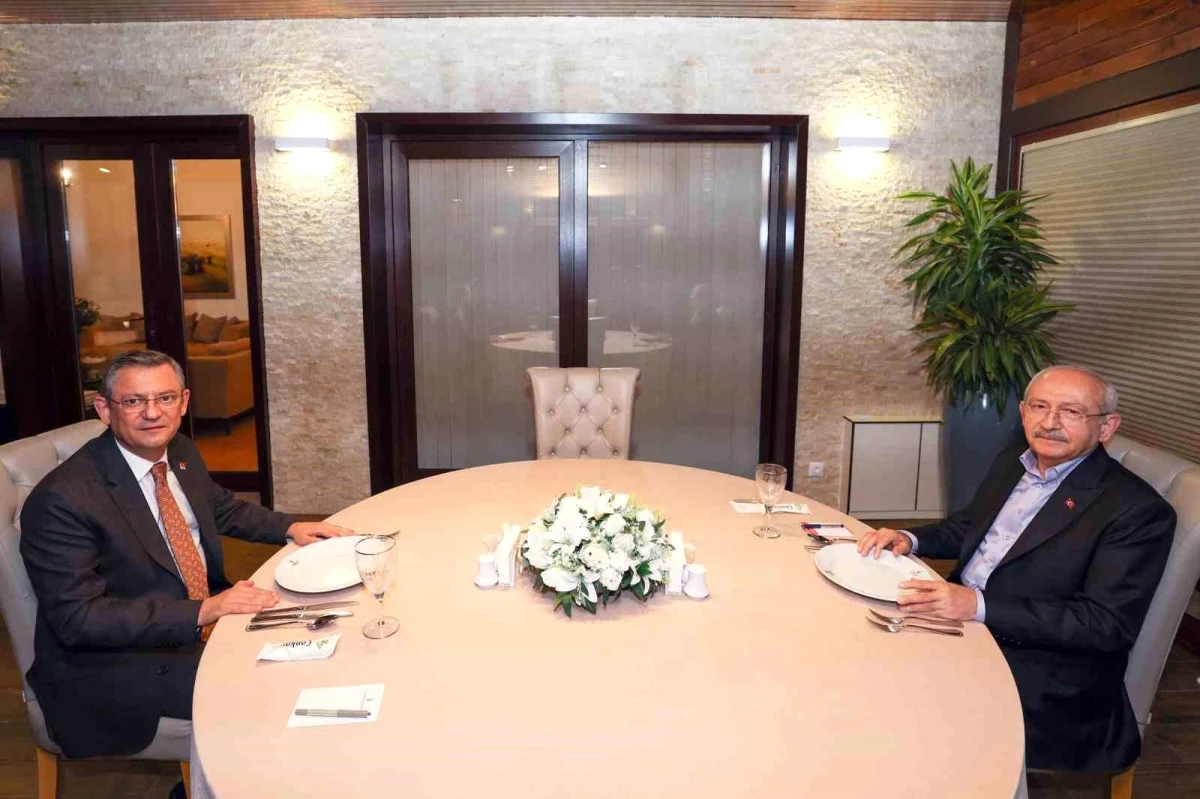 CHP Genel Başkanı Özgür Özel, eski genel başkan Kemal Kılıçdaroğlu ile bir araya geldi