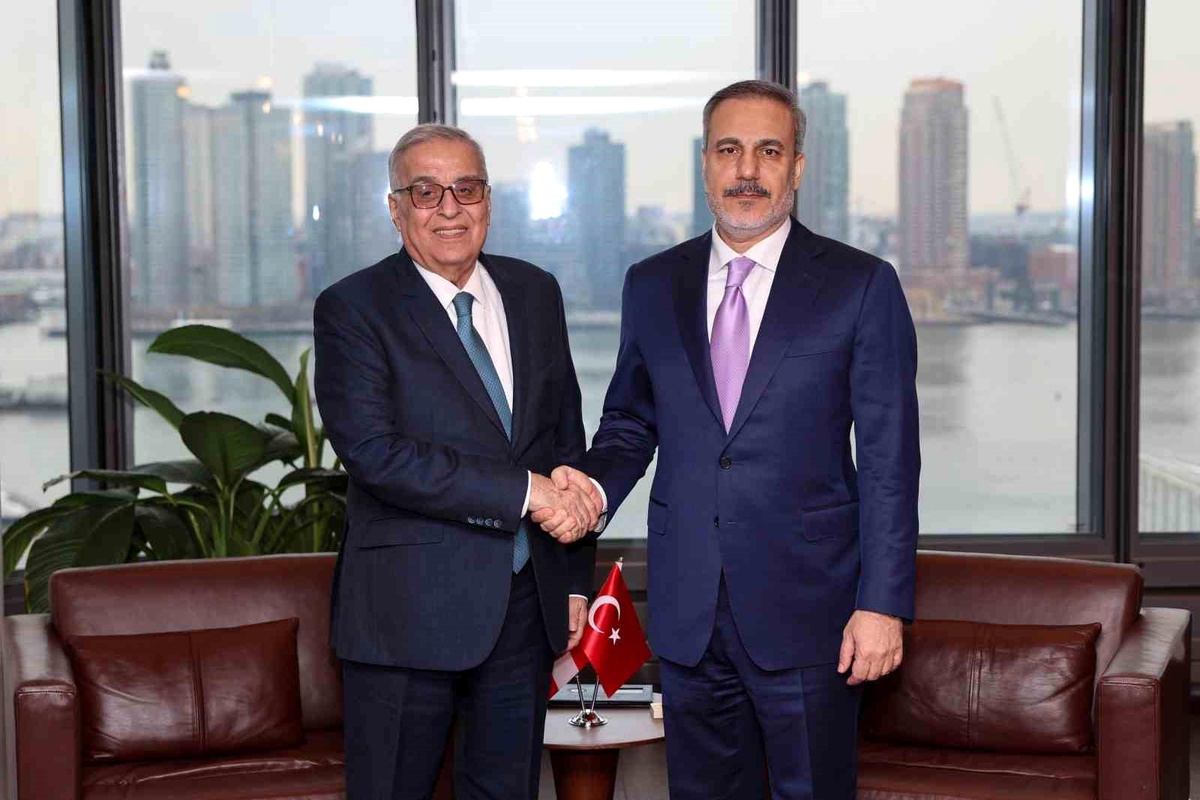 Dışişleri Bakanı Hakan Fidan, Lübnan Dışişleri Bakanı ile Görüştü