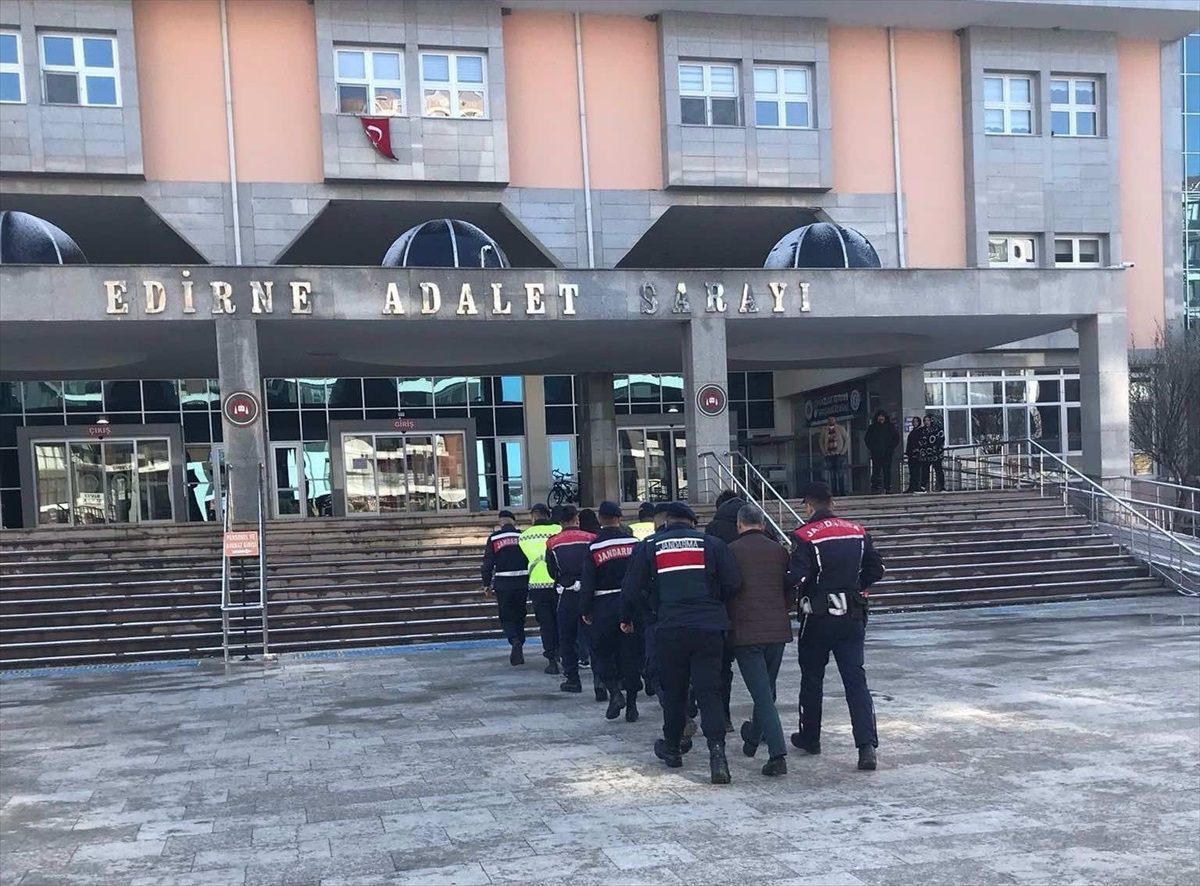 Edirne\'de yapılan denetimlerde 104 şüpheli yakalandı