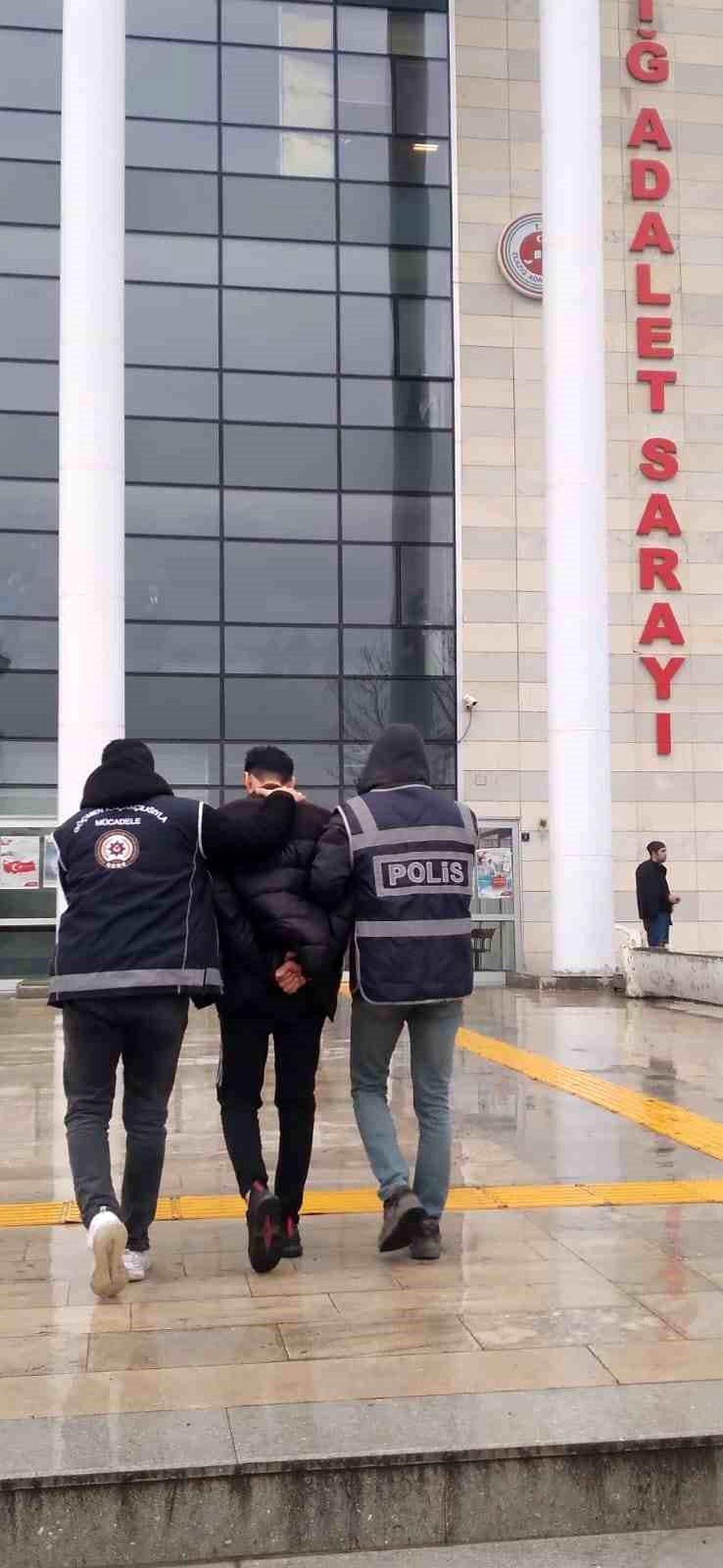 Elazığ\'da düzensiz göçmen operasyonunda 1 kişi tutuklandı
