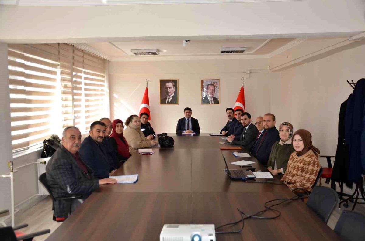 Emet\'te Kadına Yönelik Şiddetle Mücadele ve Çocuk Koruma Toplantısı Gerçekleştirildi