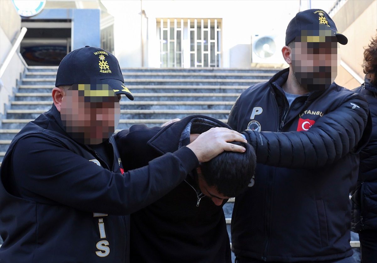 Esenyurt\'ta 10 kişiyi bıçakla yaralayan şüpheli adliyeye sevk edildi
