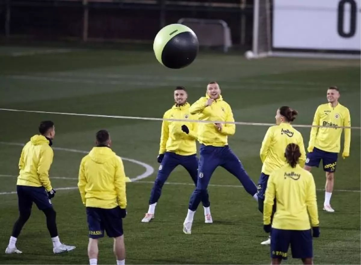 Fenerbahçe, Başakşehir maçı hazırlıklarını tamamladı