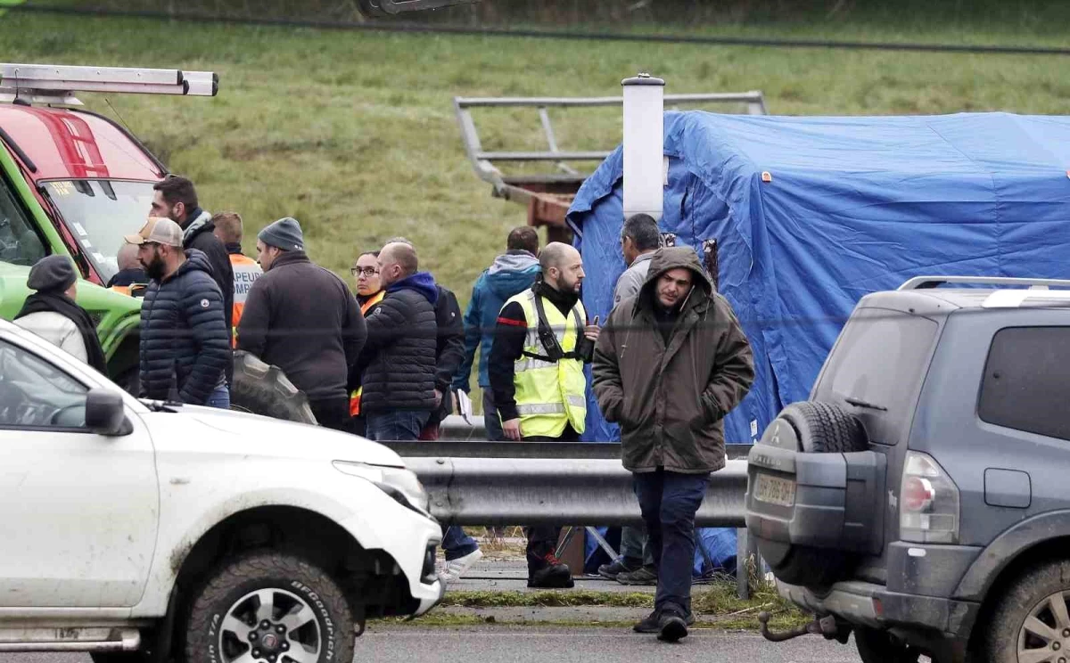 Fransa\'da çiftçi protestosuna araç daldı: 1 ölü, 2 yaralı