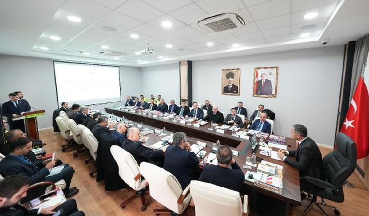 İçişleri Bakanı: \'2024-2027 Karayolu Trafik Güvenliği Eylem Planı\'nda \'sıfır can kaybı\' hedefi var