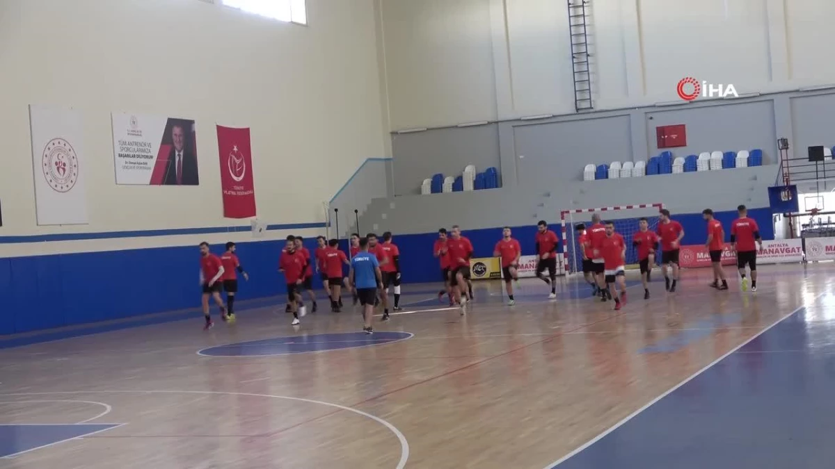 İşitme Engelliler Futsal A Milli Erkek Takımı, Kış Oyunlarına Antalya\'da hazırlanıyor