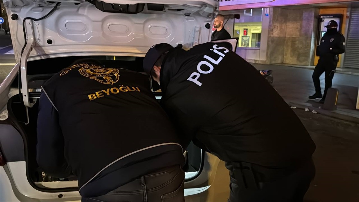 İstanbul\'da helikopter destekli huzur uygulaması gerçekleştirildi
