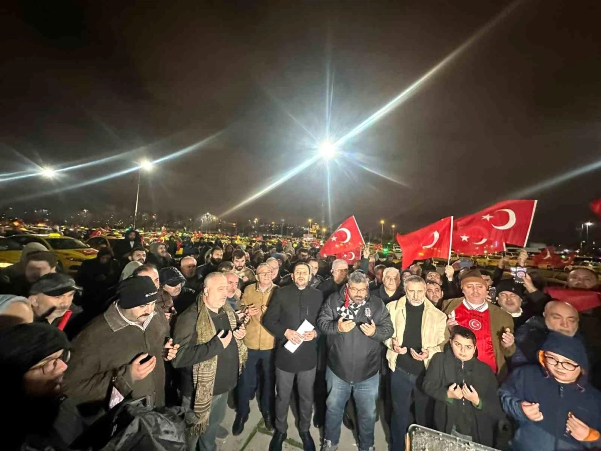 İstanbullu taksiciler şehitleri anmak için konvoy düzenledi
