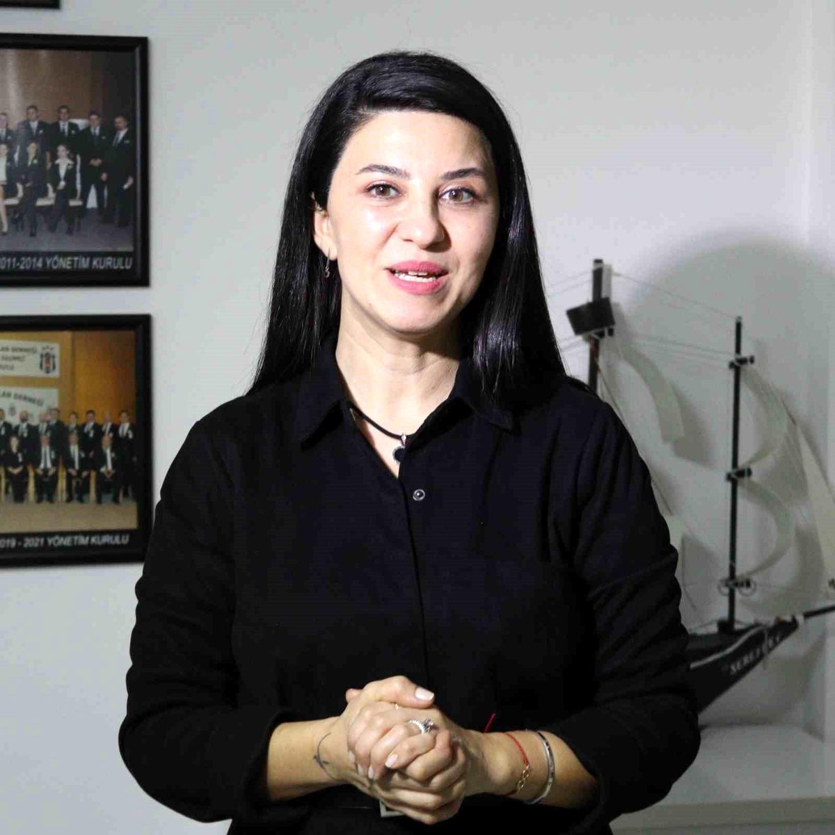 İzmir Beşiktaşlılar Derneği\'nin İlk Kadın Başkan Adayı Özlem Tezişçi Çeviren