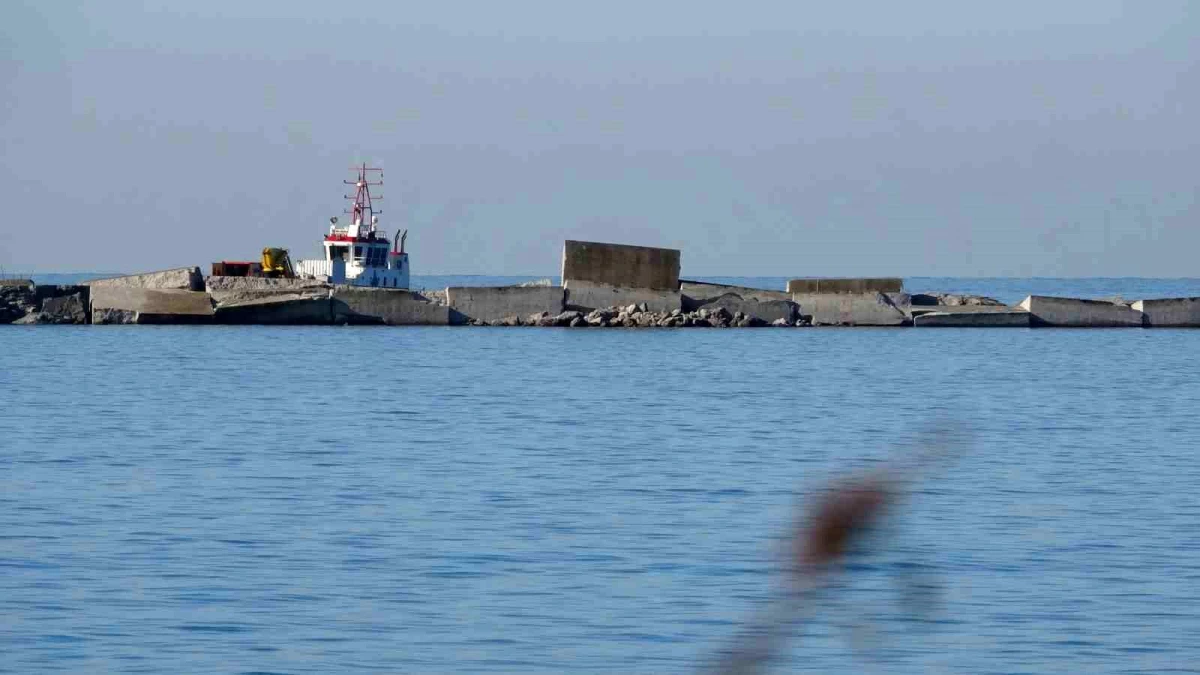 Zonguldak\'ta Batan Yük Gemisi İçin Arama Çalışmaları Devam Ediyor