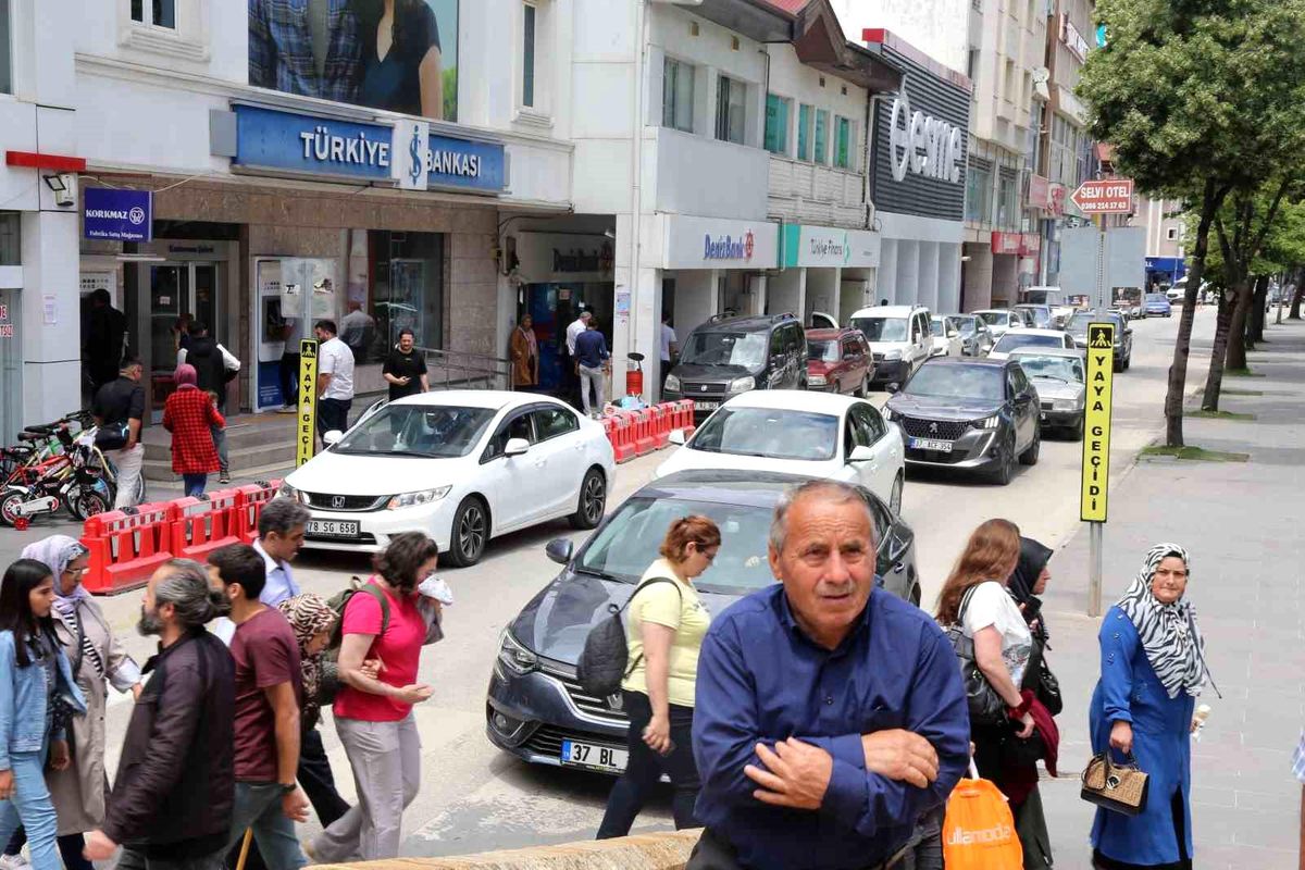 Kastamonu\'da Aralık Ayında Trafiğe Kayıtlı Araç Sayısı 151 Bin 666 Oldu
