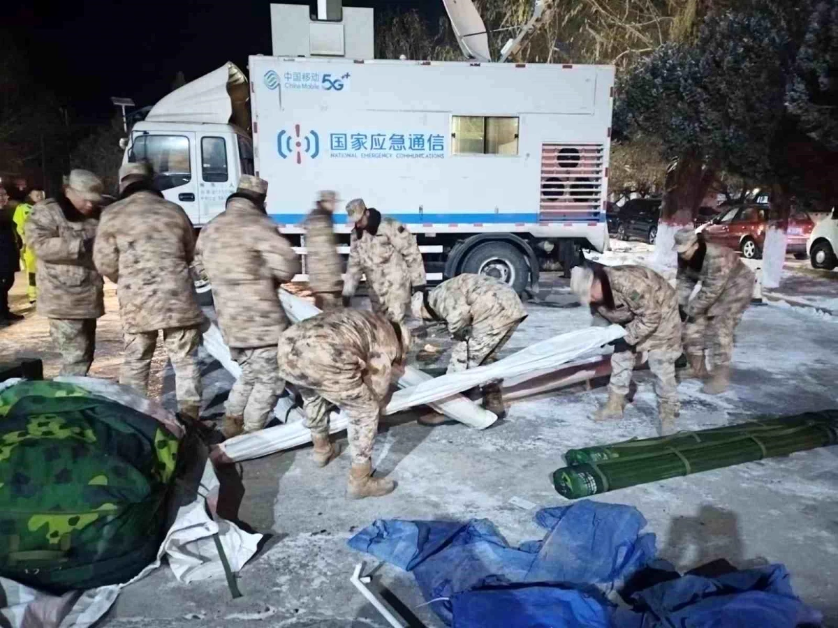 Çin\'in Kırgızistan sınırındaki depremde 3 kişi hayatını kaybetti
