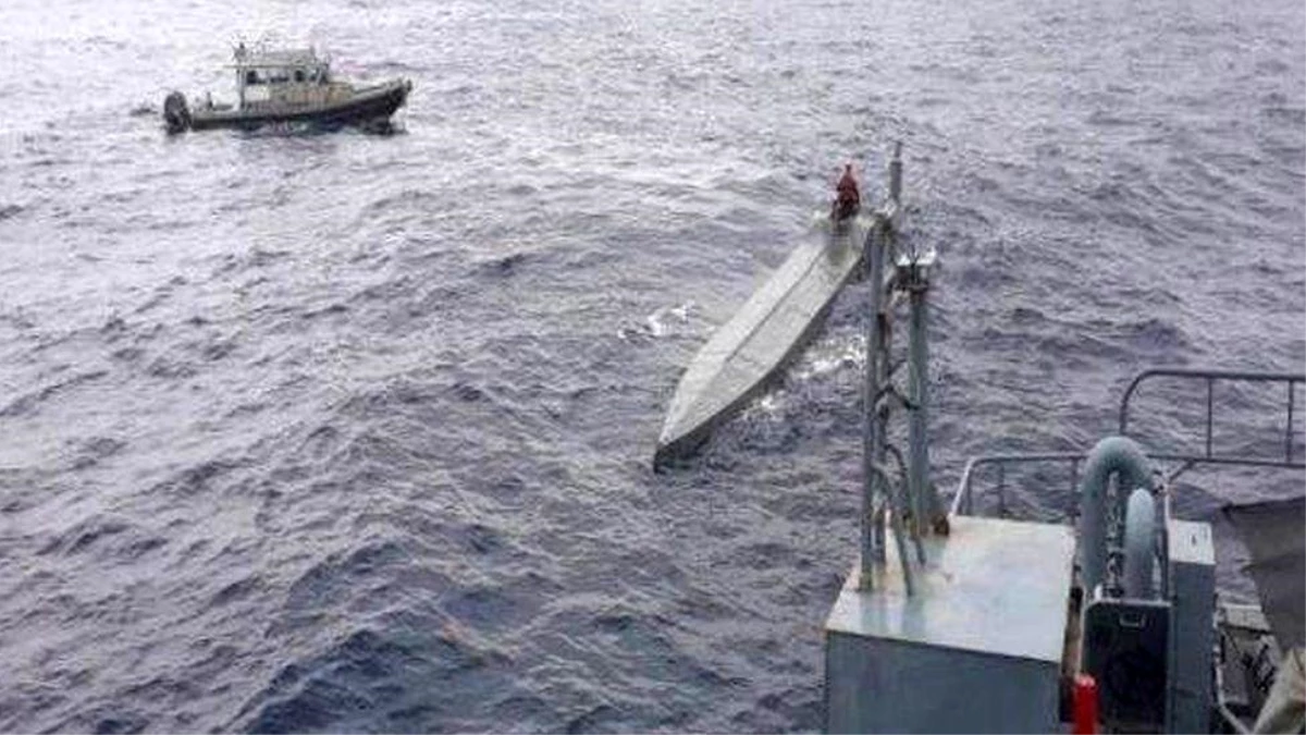 Kolombiya Donanması, 800 Kilogram Kokain Taşıyan Denizaltıyı Yakaladı