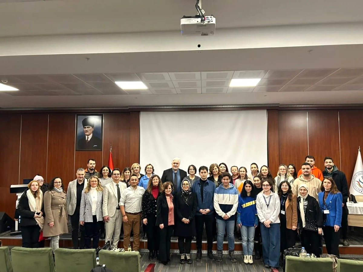 KSBÜ Tıp Fakültesi\'nde sağlık bakımı ilişkili enfeksiyonlar konferansı düzenlendi