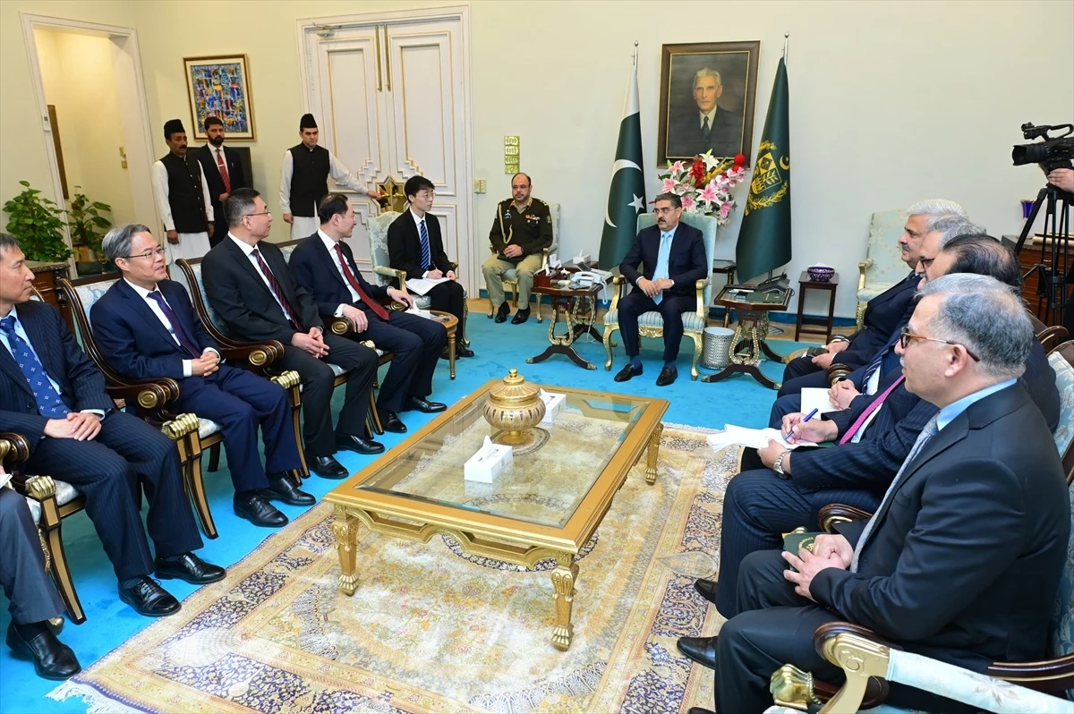 Pakistan Başbakanı, Çin ile stratejik ortaklıktan memnuniyet duyduklarını belirtti