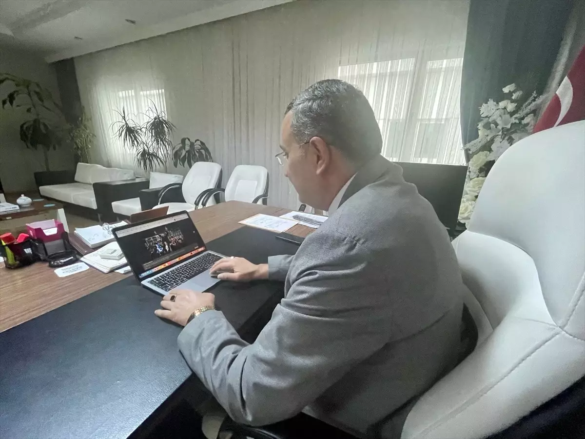 SGK Van İl Müdürü Abidin Göksoy, AA\'nın \'Yılın Kareleri 2023\' oylamasına katıldı