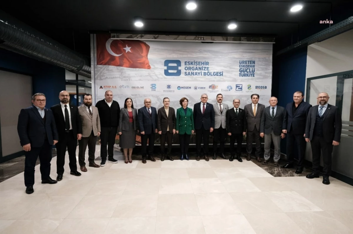 Tepebaşı Belediye Başkanı Ahmet Ataç, Eskişehir Büyükşehir Belediyesi Başkan Adayı Ayşe Ünlüce ile EOSB Başkanı Nadir Küpeli\'yi ziyaret etti