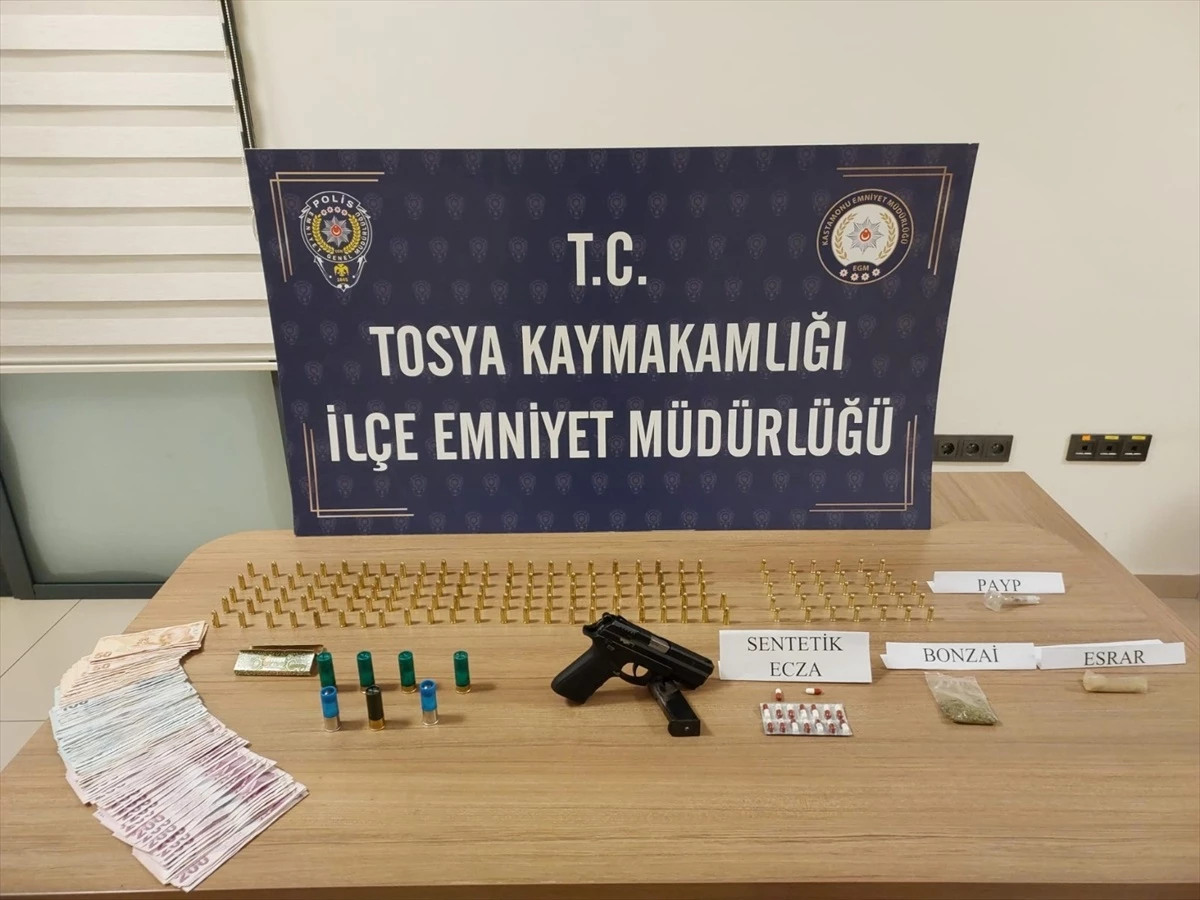 Tosya\'da uyuşturucu operasyonu: 3 şüpheli gözaltına alındı