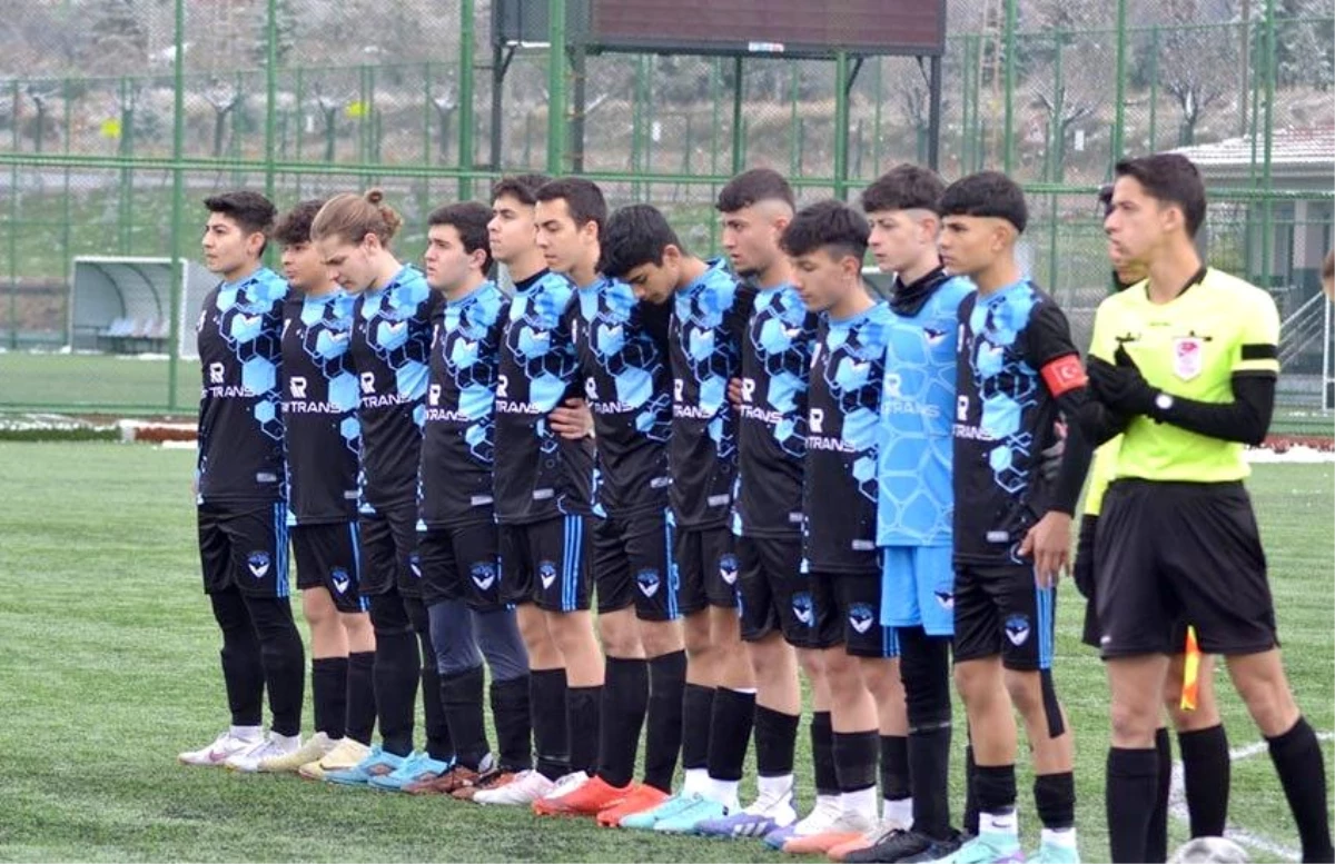 Aziz Toker Sezonu U-16 Futbol Ligi\'nde grup maçları tamamlanıyor
