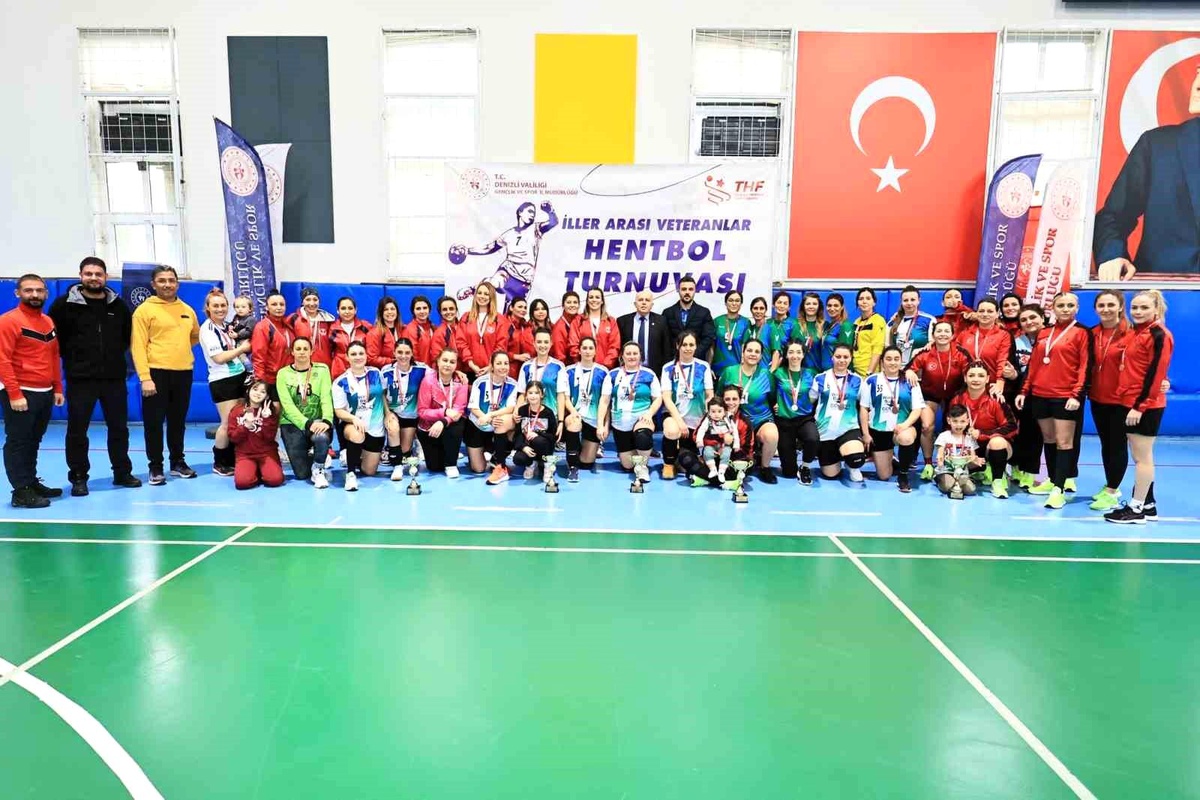 İller arası Veteranlar Hentbol Turnuvası Denizli\'de tamamlandı