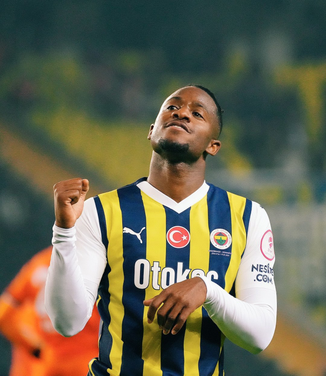 3 puan Kanarya'nın! Fenerbahçe, RAMS Başakşehir'i 1-0 yendi