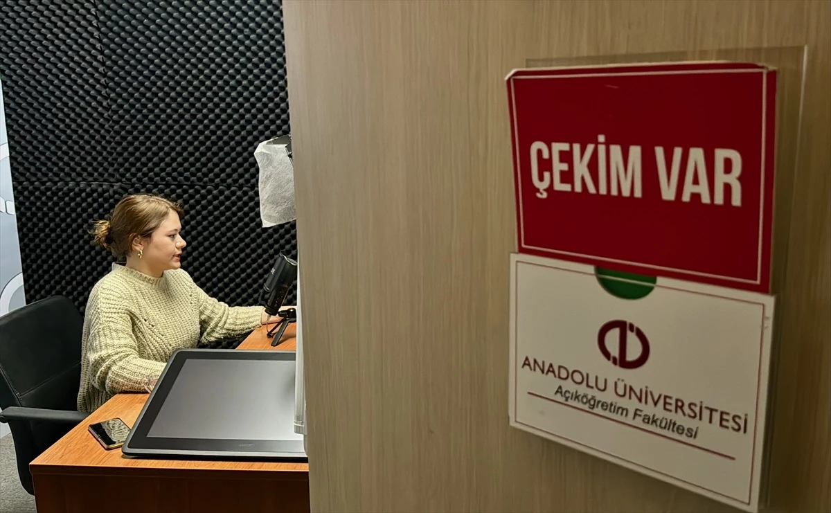 Anadolu Üniversitesi Açıköğretim Fakültesi Öğrencilerine Dijital Materyaller Sunuyor