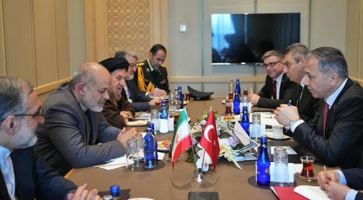 İçişleri Bakanı Ali Yerlikaya, İran İçişleri Bakanı Ahmed Vahidi ile görüştü