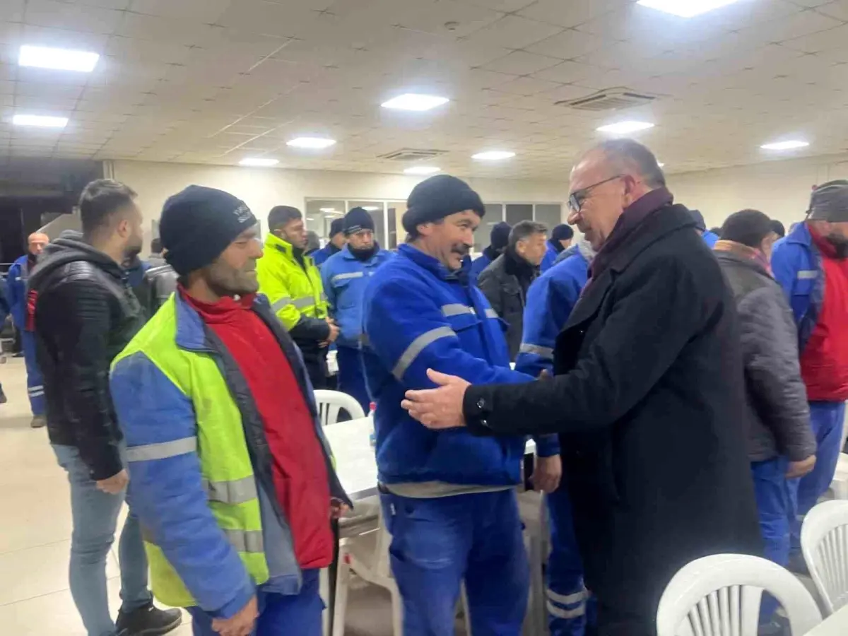 Turgutlu Belediye Başkanı Çetin Akın, Temizlik İşleri personeliyle kahvaltıda buluştu