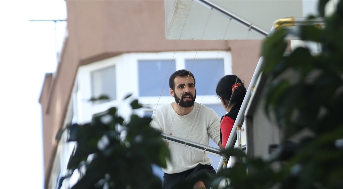 Çanakkale\'de Firari Kişi 9 Saat Sonra Polise Teslim Oldu