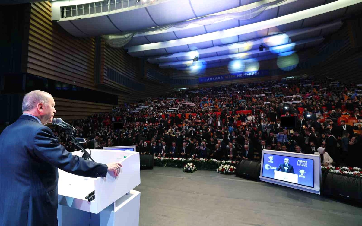 Cumhurbaşkanı Erdoğan, Cumhur İttifakı\'nın ilçe belediye başkan adaylarını açıkladı